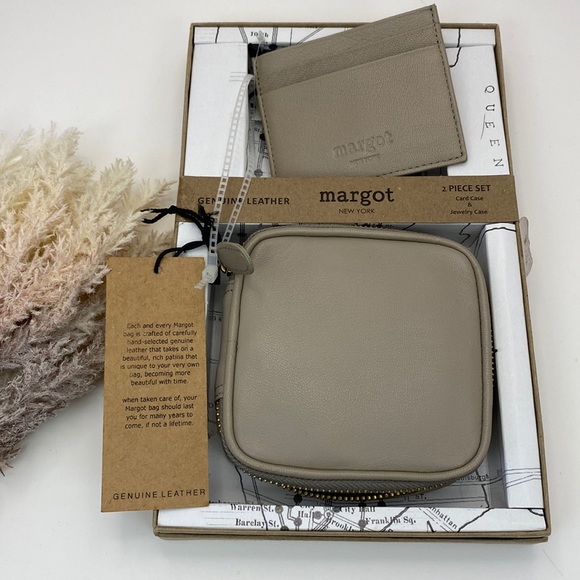 Margot 2 piece boxed jewelry case & card case set NWT!  Genuine leather - Picture 1 of 16